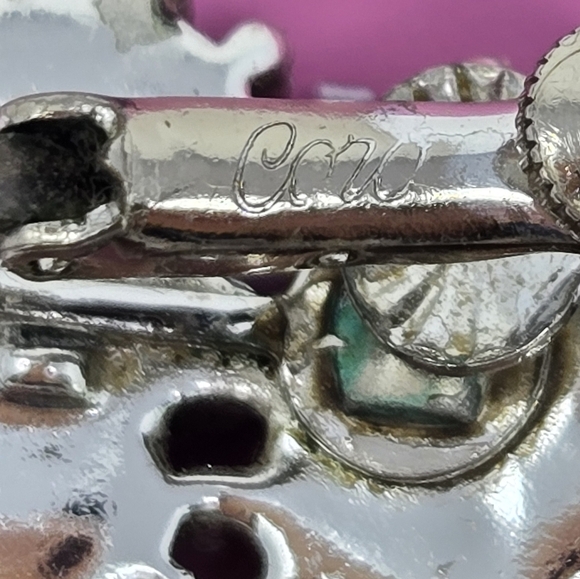 VINTAGE CORO SET OF 4 CLIP ON SCREW BACK EARRINGS PURPLE SILVER WOMEN JEWELRY - Picture 10 of 14